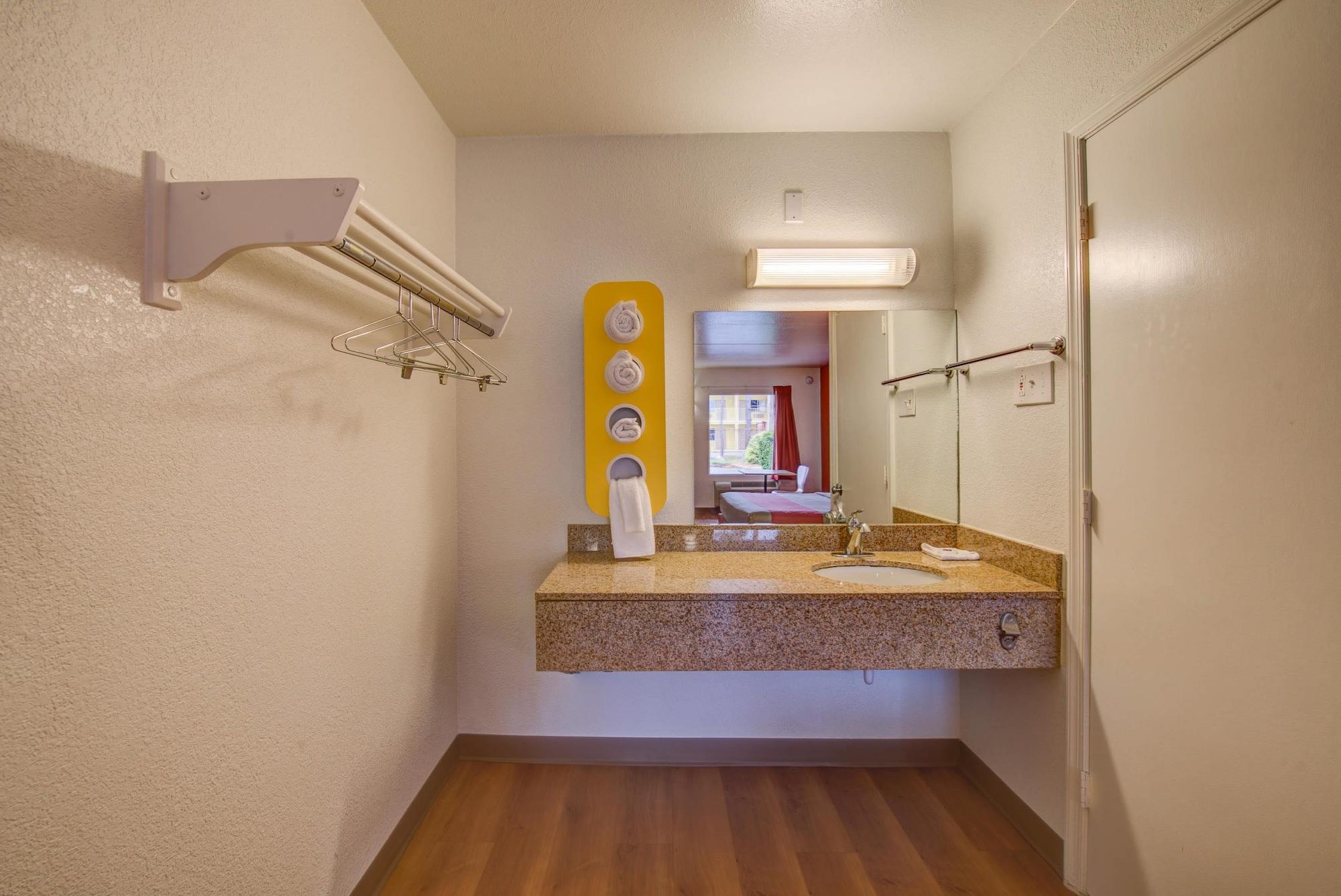 Motel 6-Norfolk, Va Ngoại thất bức ảnh