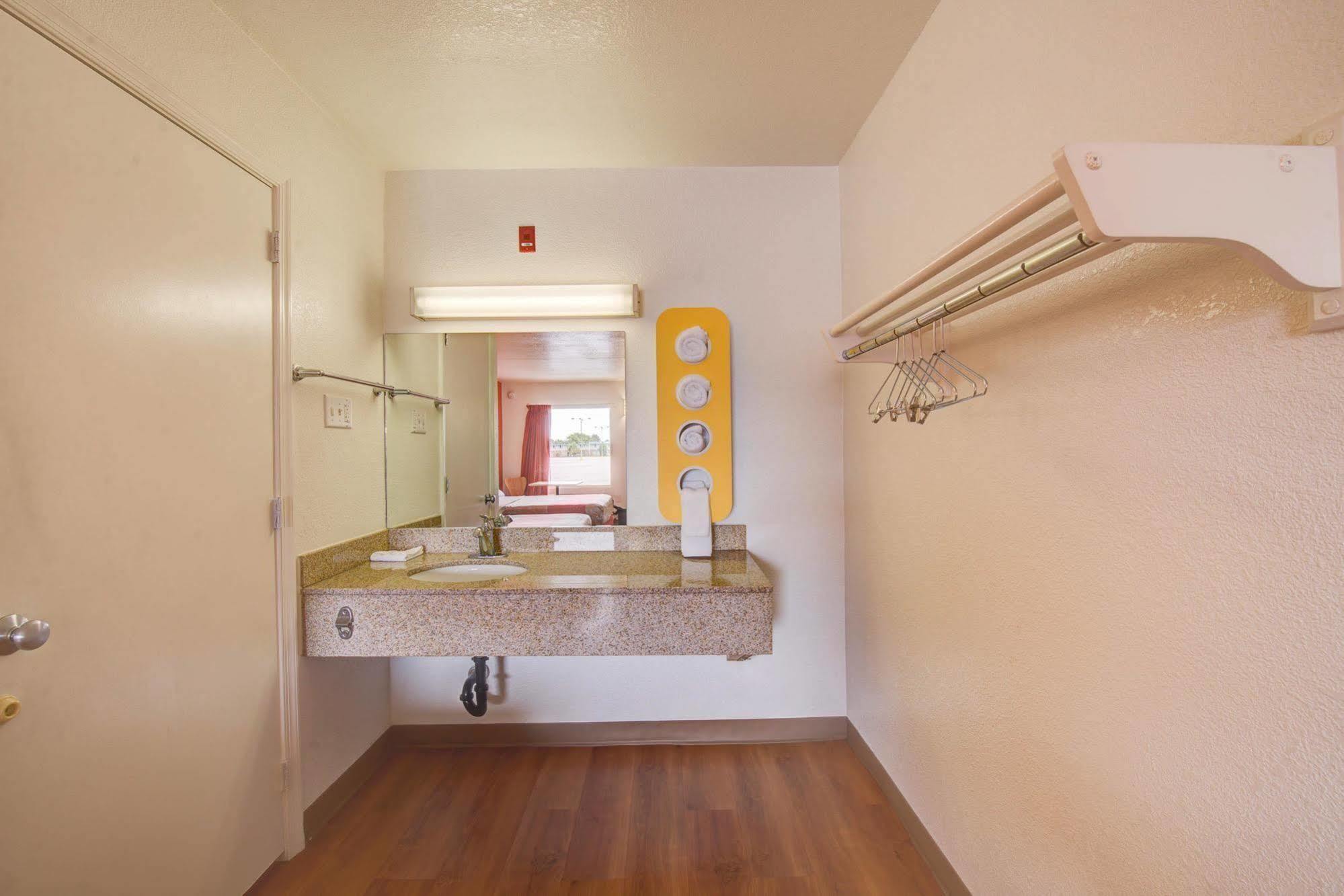 Motel 6-Norfolk, Va Ngoại thất bức ảnh